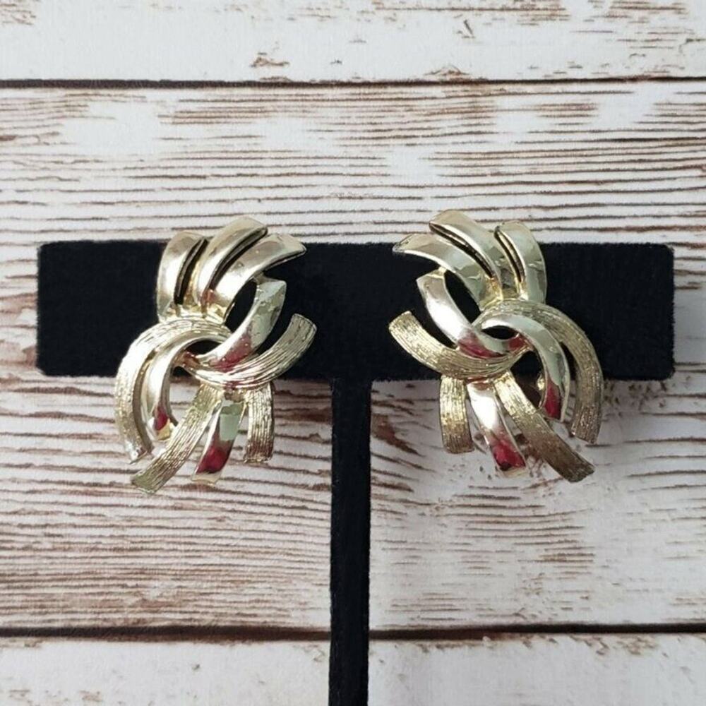 Vintage Coro Clip On Earrings - Gold Tone Unusual Design 1.25"